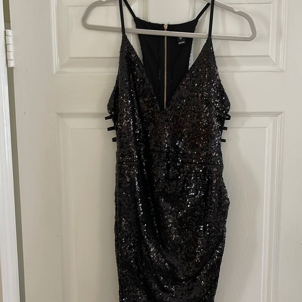 WINDSOR BLACK SEQUIN DRESS SIZE M